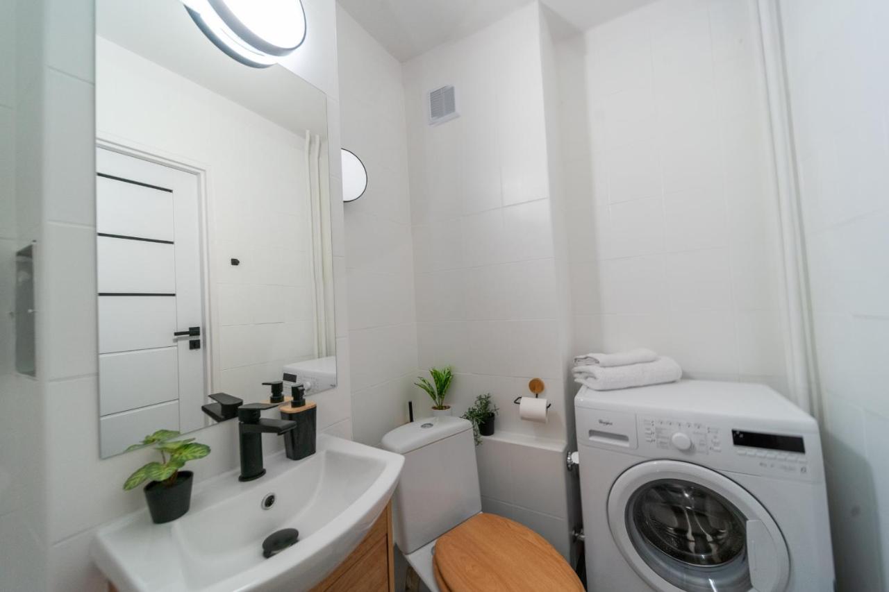 Metro Lux Home Apartment Varşovia Exterior foto