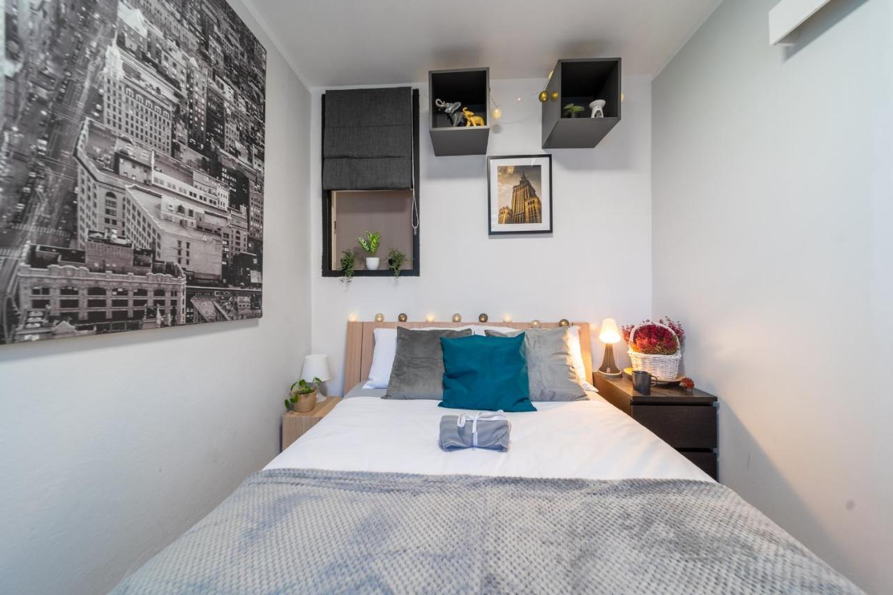 Metro Lux Home Apartment Varşovia Exterior foto